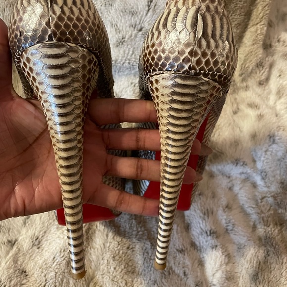 Authentic Christian Louboutin Daffodil Pumps - Picture 4 of 6